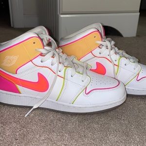 Air Jordan 1 Edge Glow